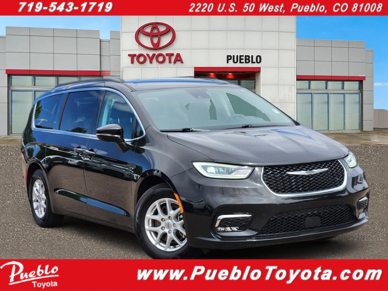 2022 Chrysler Pacifica Touring L in Brilliant Black Crystal Pearlcoat — front three-quarter view