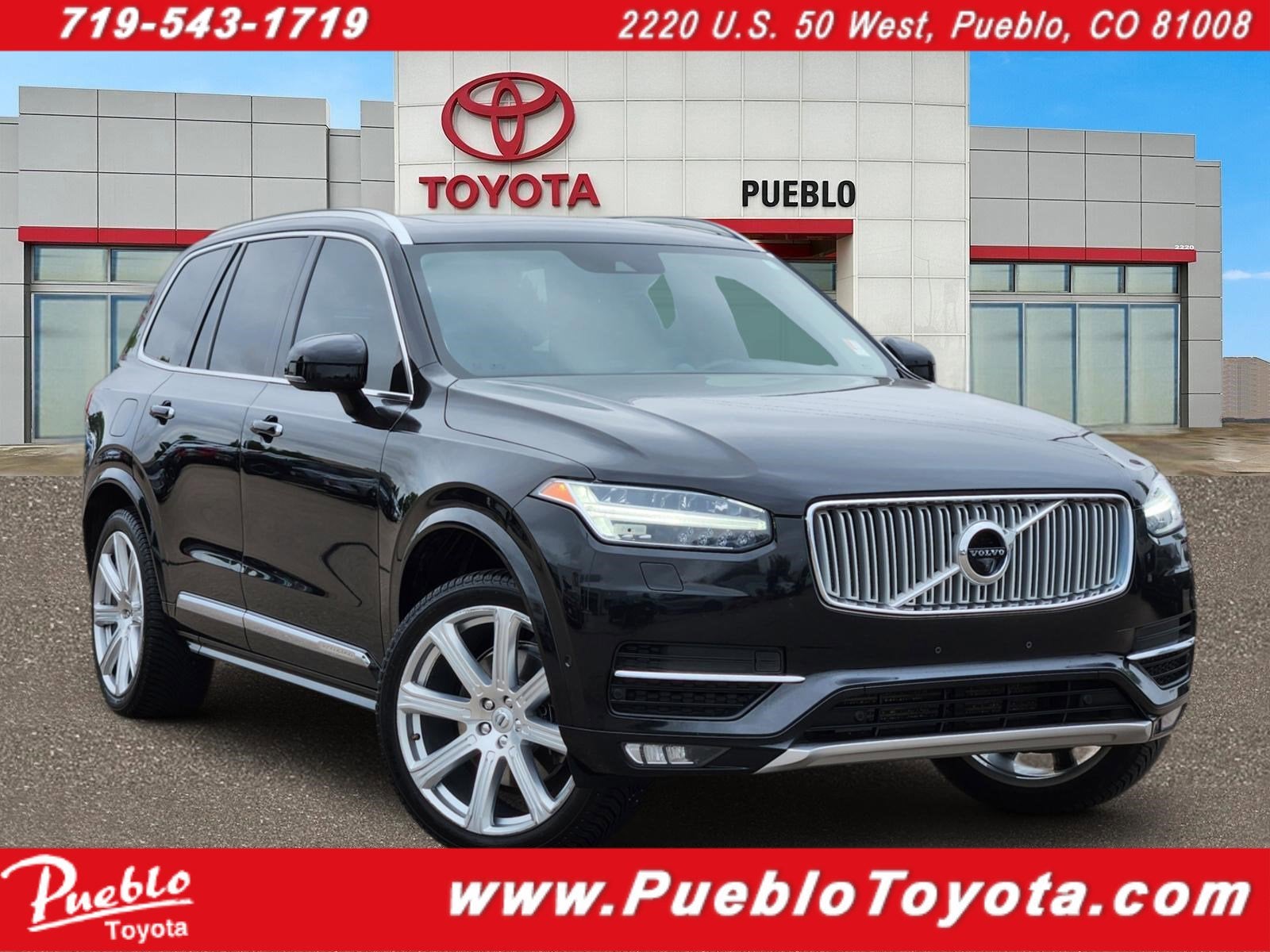2018 Volvo XC90 Inscription in Black — front three-quarter view