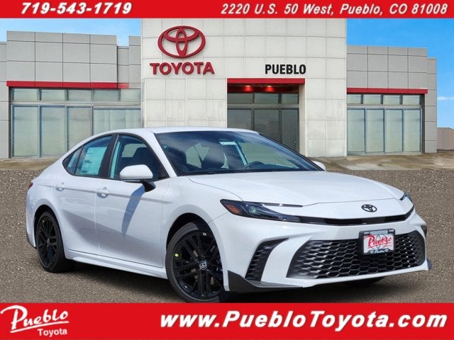 2026 Toyota Camry SE in Ice Cap — front three-quarter view